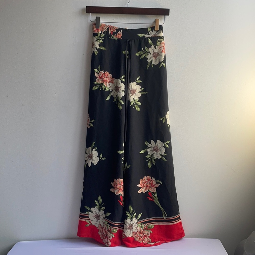 Floral Palazzo Pants New With Tags Size Small